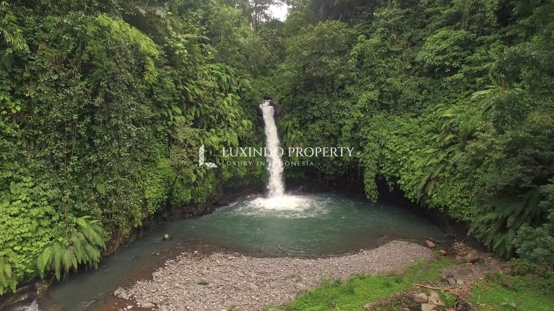 MUNDUK - PRIVATE SANCTUARY WITH WATERFALL (FHL622)